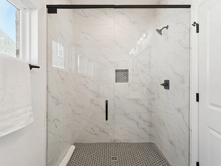 2410 W Charleston St — Photo 42