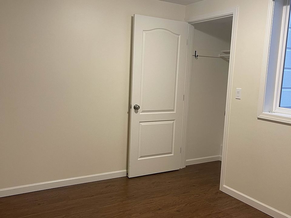 2nd image of 2125 Lawton St #3