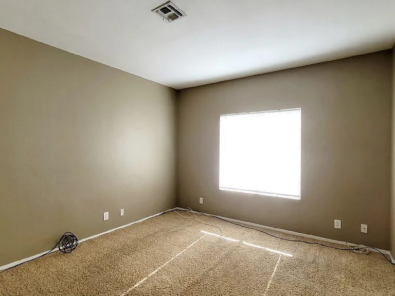 1900 N Torrey Pines Dr #1 — Photo 7
