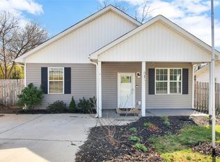 140 Spring St, Greer, SC 29650