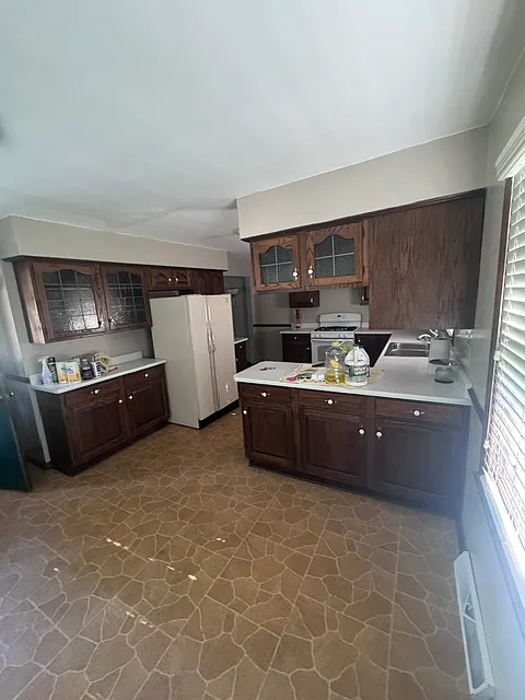 3 bed, 1200 sqft, $1,800 — Photo 3