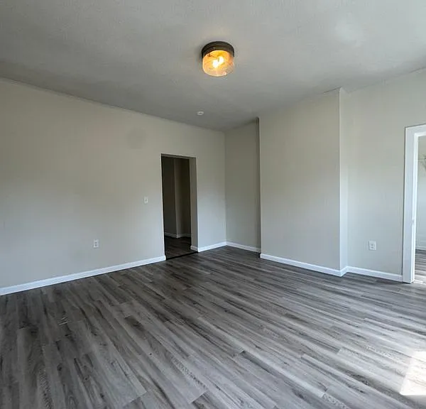 64 New Bridge St #2 — Photo 5