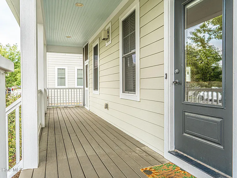 420 Manning Sq — Photo 3