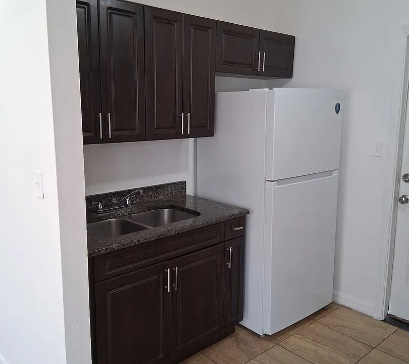 2321 E 110th Ave