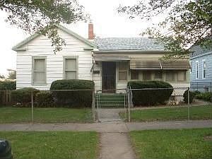 1st image of 418 N Rosewood Ave