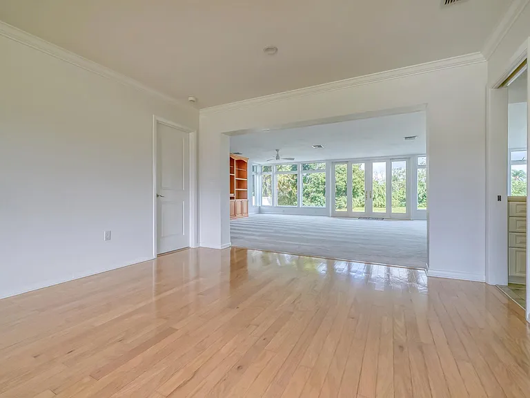 3111 Post Rd — Photo 15