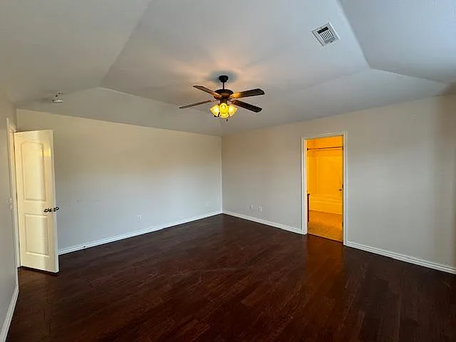 1300 Yorkshire Dr — Photo 11