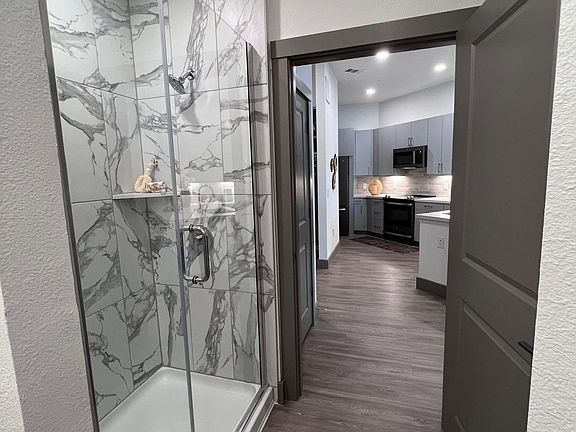 4th image of 1117 Desirable Dr #112