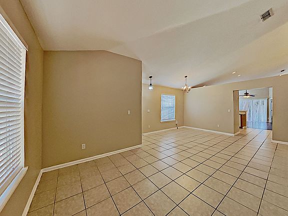 5th image of 716 Bellshire Dr