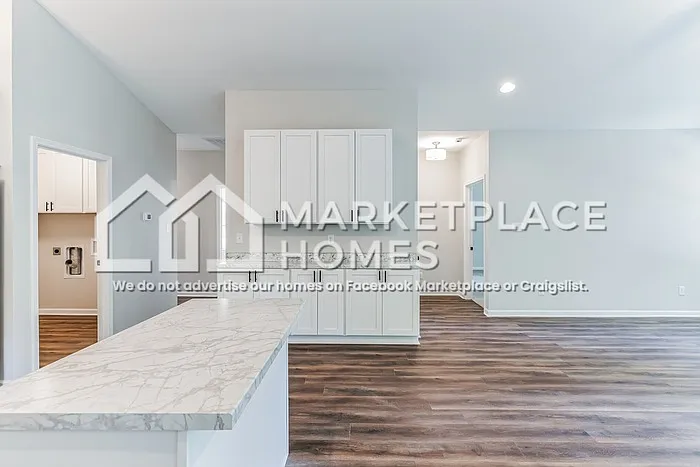 1612 College St SE — Photo 6