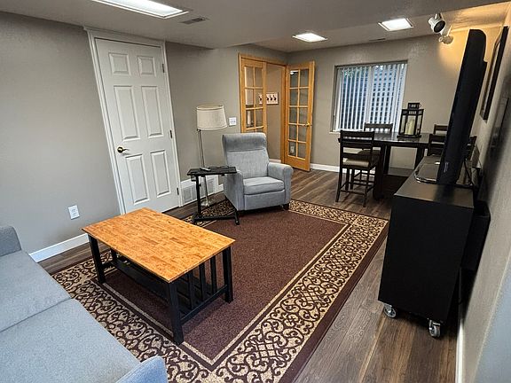 5th image of 553 E Jade Park Ln