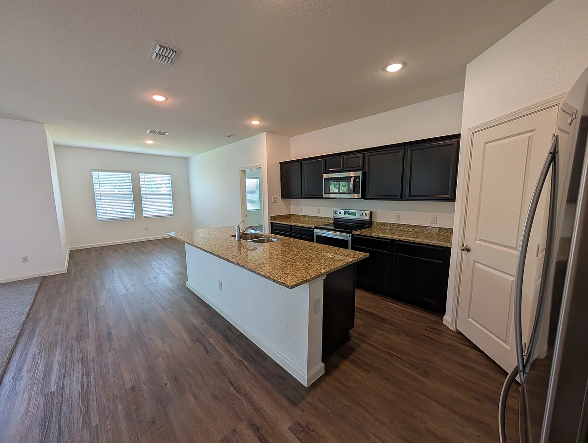Building Photo - 820 Cedar Elm Dr