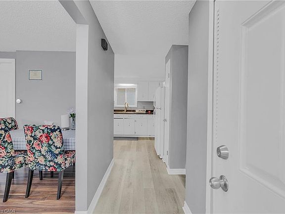 5th image of 15 Keefer Rd