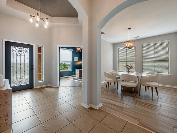 4th image of 594 Ledge Stone Dr
