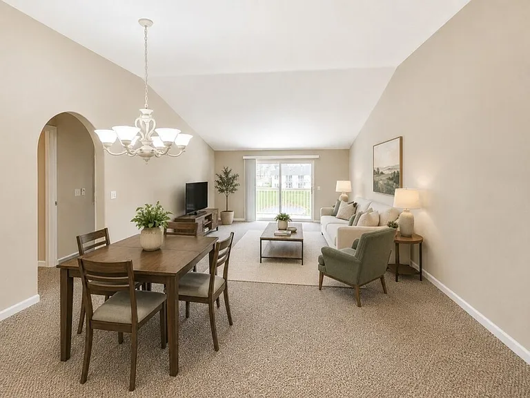 290 Gethings Cir #290 — Photo 1