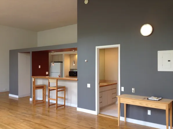 2043 Random Rd, Cleveland, OH