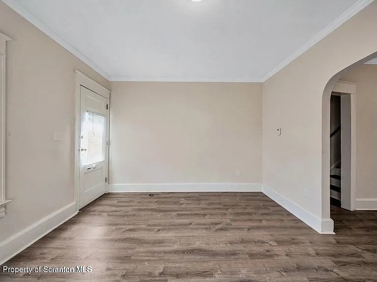 811 Grandview St — Photo 9