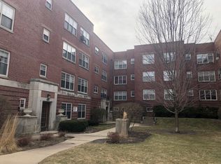 2742 Hampton Pkwy APT F3, Evanston, IL 60201