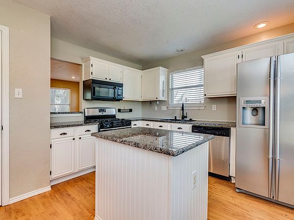 3rd image of 1707 Blue Bell Dr