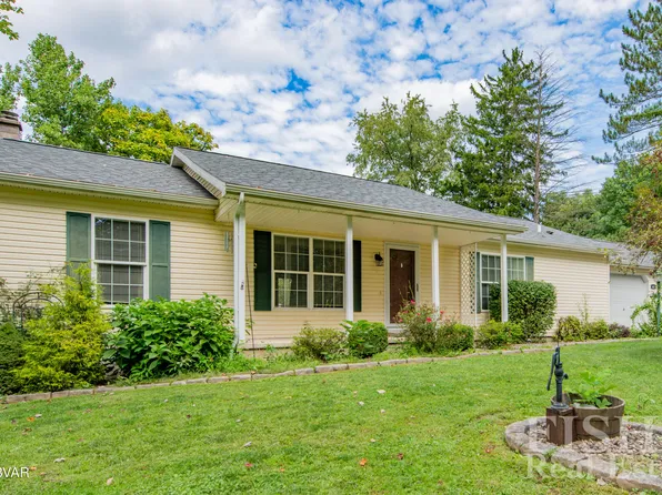 647 Old Cement Rd, Montoursville, PA 17754