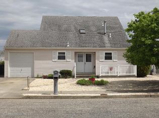 81 Windjammer Ct, Bayville, NJ 08721