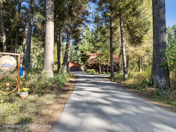 72 Redwood Cir, Thayne, WY 83127