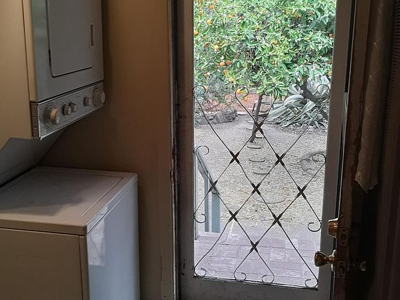 5th image of 971 1/2 Pershing Ave