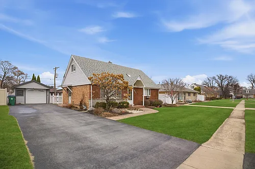 8912 Windsor Ln Photo 1