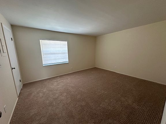 5th image of 14120-105 Regency Ln