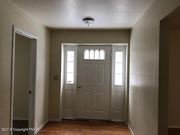 3rd image of 1878 Beverly Ct