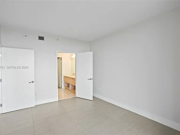 16385 Biscayne Blvd #1919 — Photo 19