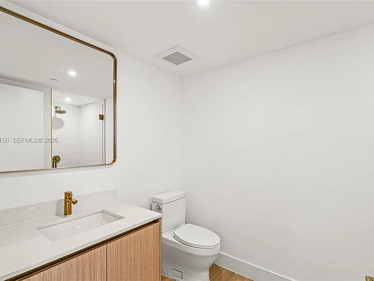 90 NE 32nd St #627 — Photo 47