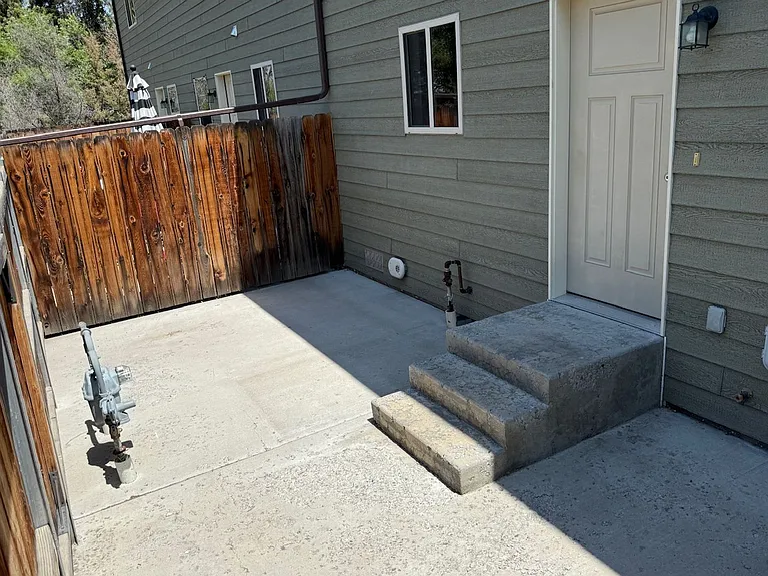418 W Pershing — Photo 54