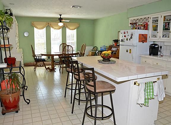 2nd image of 709 Lake Highlands Dr