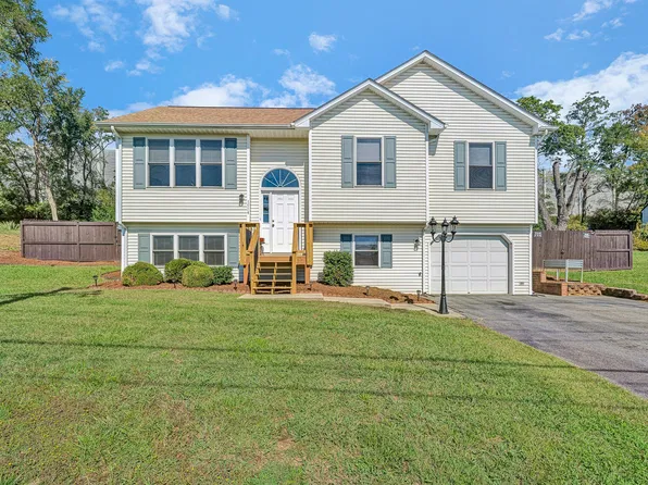 1714 Starview Dr, Salem, VA 24153