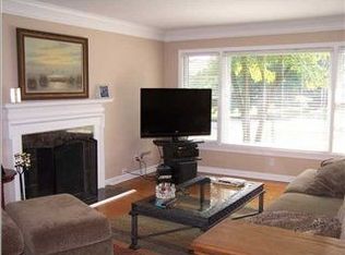 727 Waterford Rd, Windy Hills, KY 40207