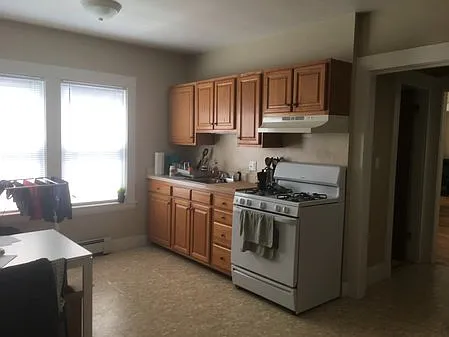 376 Crescent St #1 — Photo 2