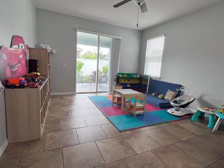 1469 Shorewood Dr — Photo 5