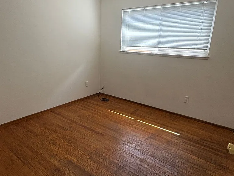 3046 Notre Dame Dr — Photo 5