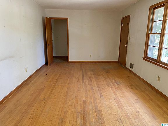 2nd image of 2248 4th Place Cir NE