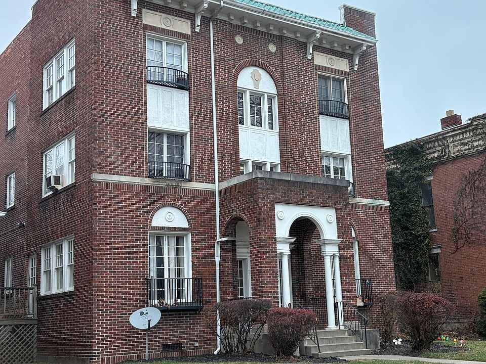 1st image of 336 Batavia St #210