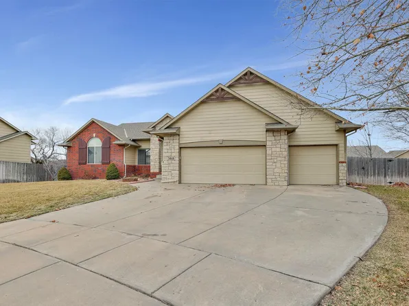 3818 N Lake Ridge Ct, Wichita, KS 67205