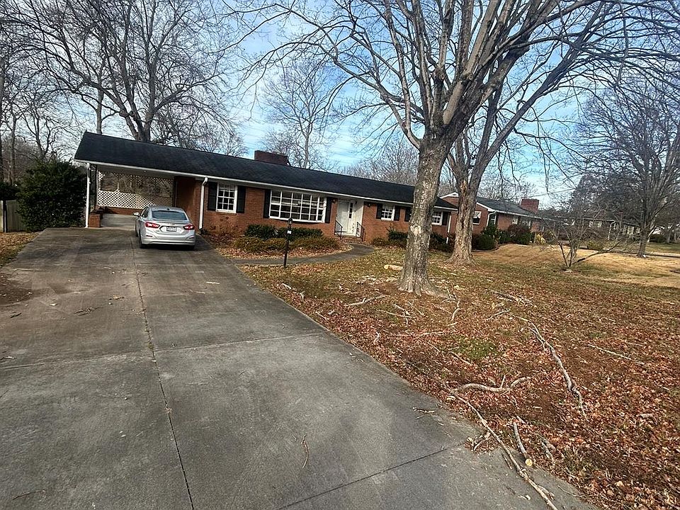 1st image of 626 Willowbrook Ln