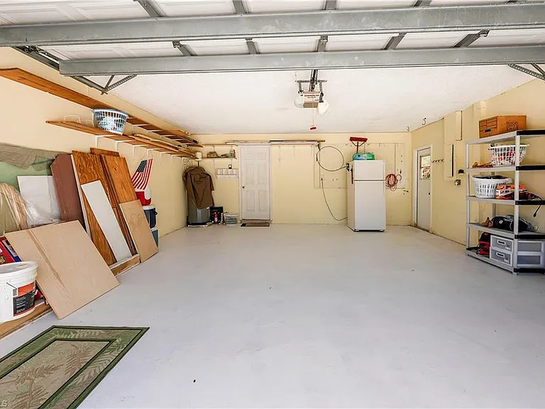 639 S Pompano Dr — Photo 32
