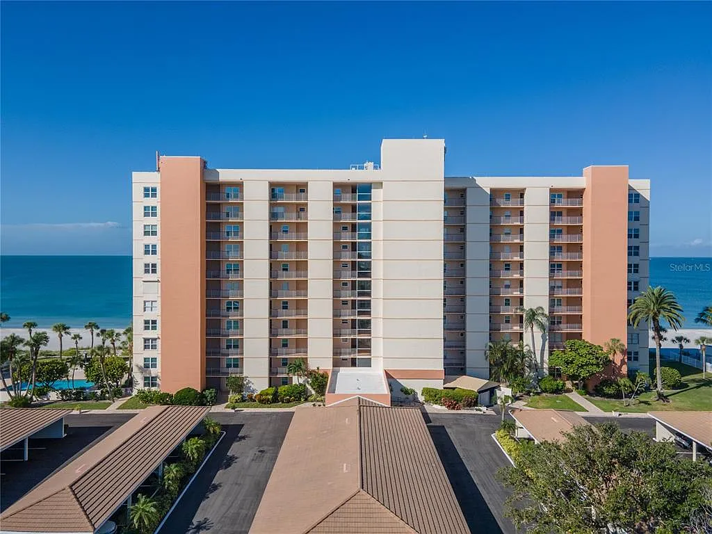 2 bed, 2.0 bath, 961 sqft, $10,500 — Photo 2
