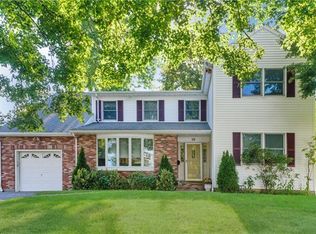 35 Ernest Dr, Scarsdale, NY 10583