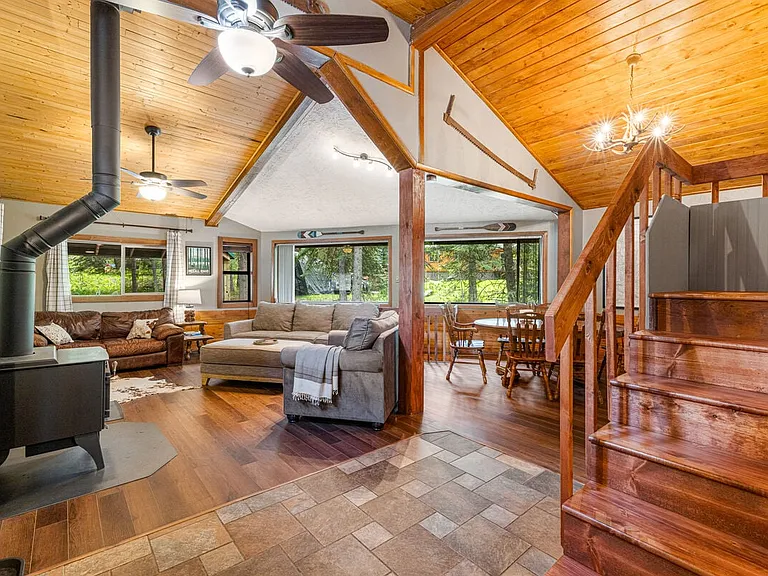 284 Moonridge Dr — Photo 24