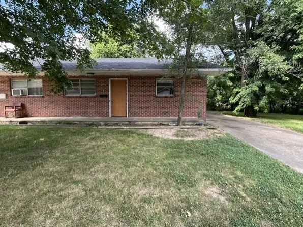 902 Young St, Springdale, AR 72764
