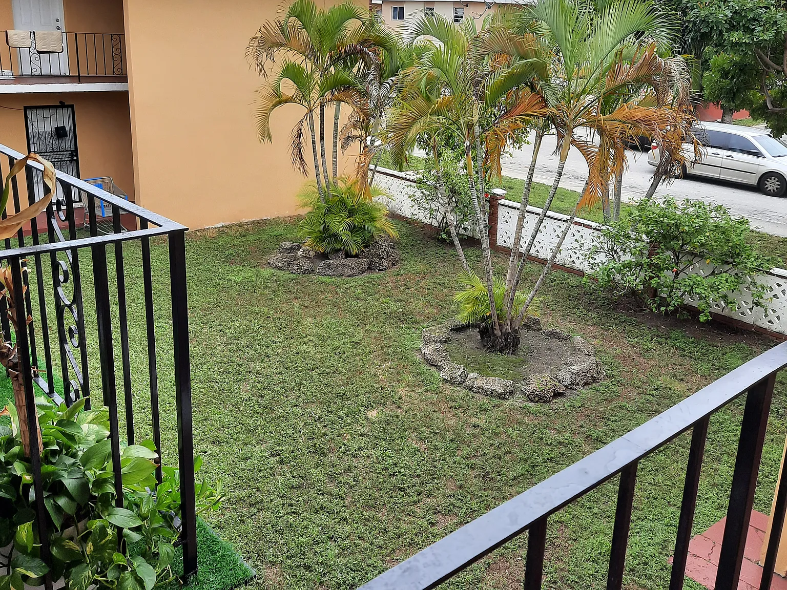 2 bed, 663 sqft, $1,950 — Photo 3