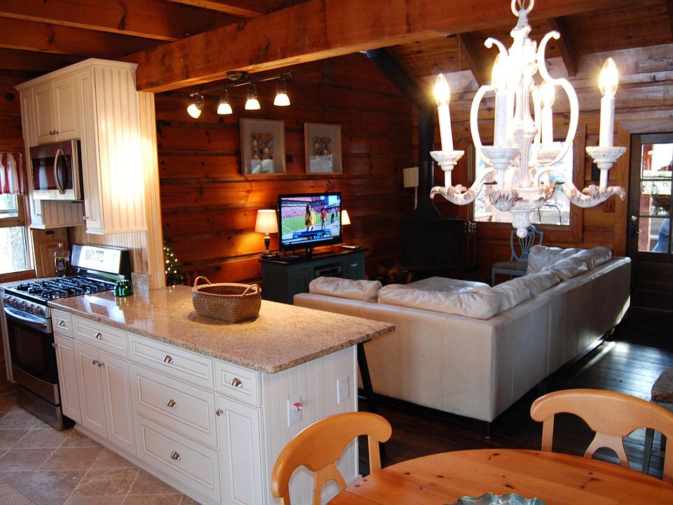Kitchen eat in area